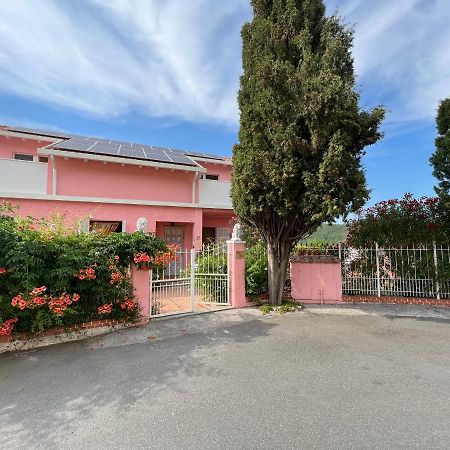 Villa Rosa Giustenice 外观 照片