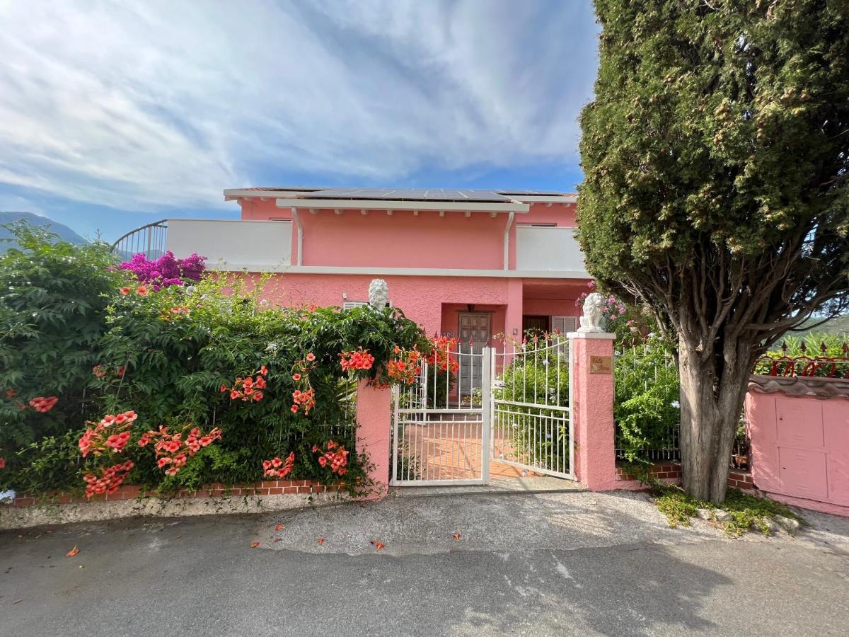 Villa Rosa Giustenice 外观 照片