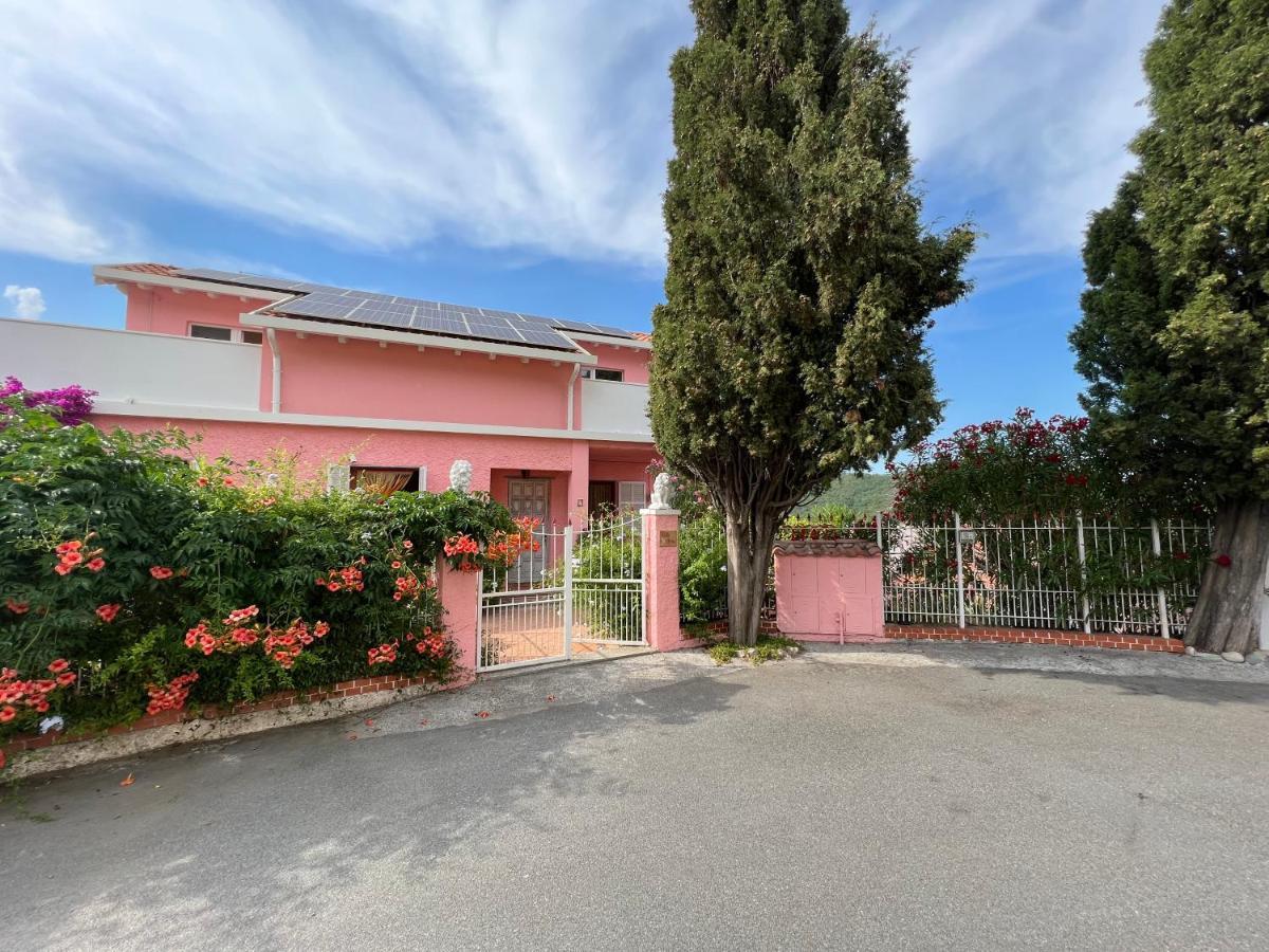 Villa Rosa Giustenice 外观 照片